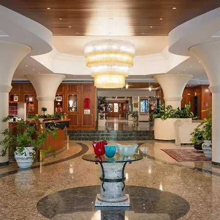 فندق Savoy & Thermal بيبيوني